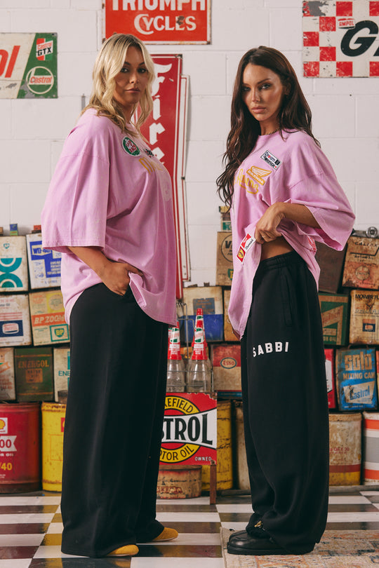 THE VERY OVERSIZED RACING BADGE TEE - PINK – SABBI