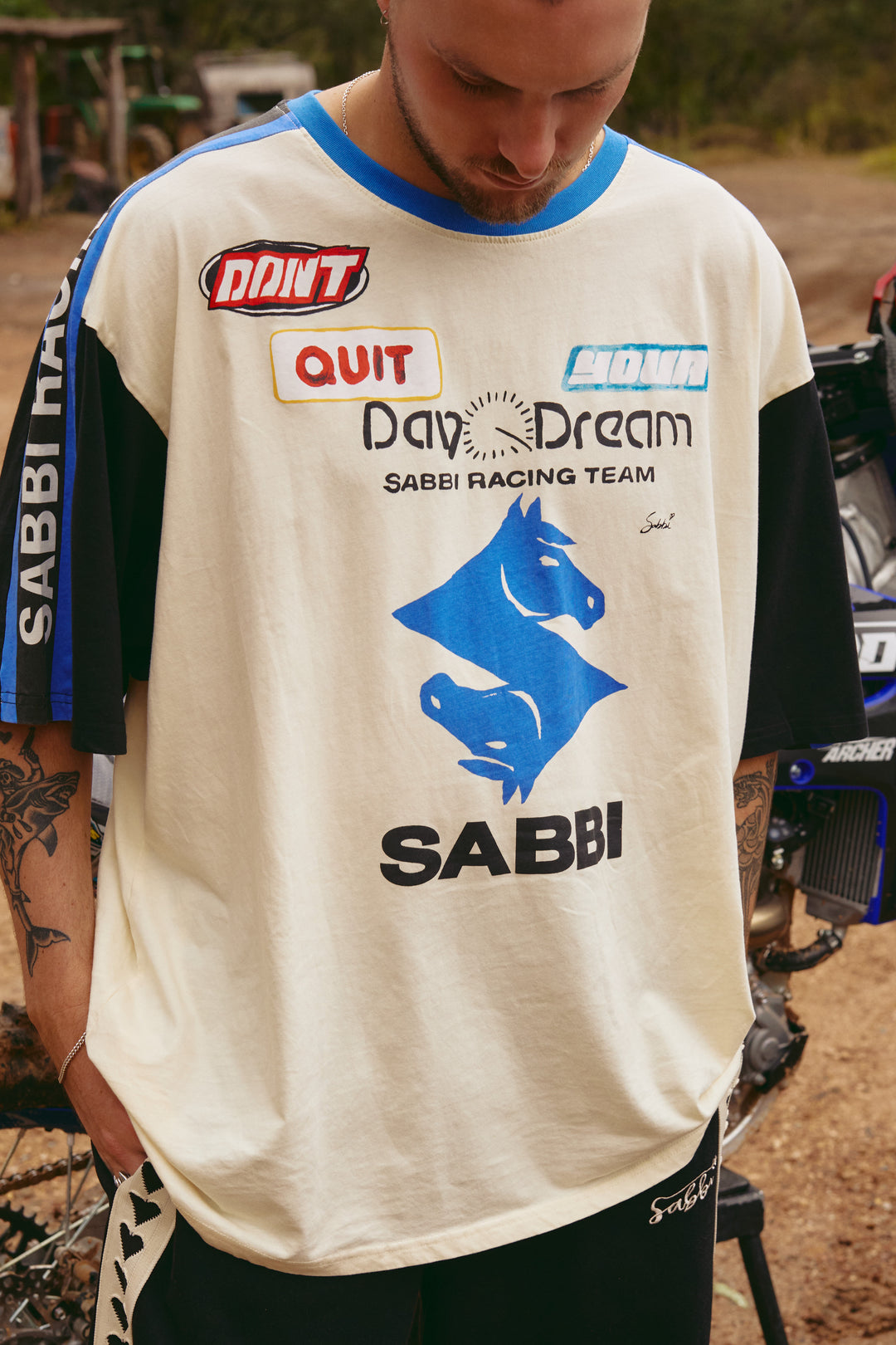 THE VERY OVERSIZED DON'T QUIT YOUR DAY DREAM TEE - CREAM