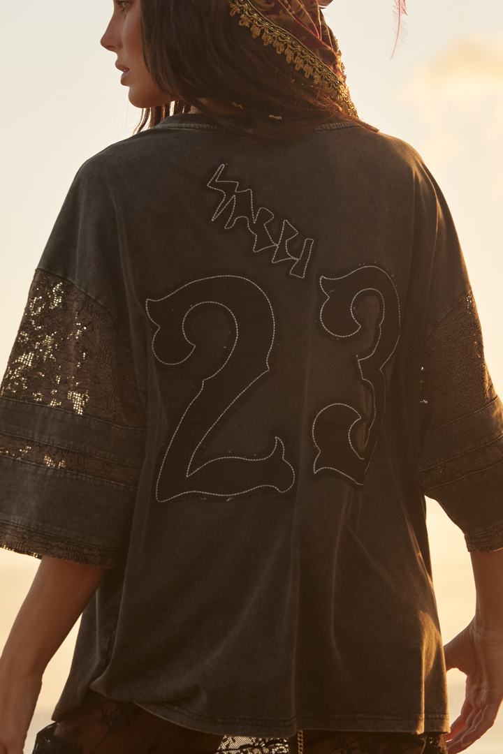 THE CHASE YOUR DREAMS LACE TEE - BLACK