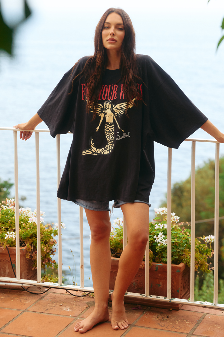 THE VERY OVERSIZED FIND YOUR WINGS TEE - BLACK