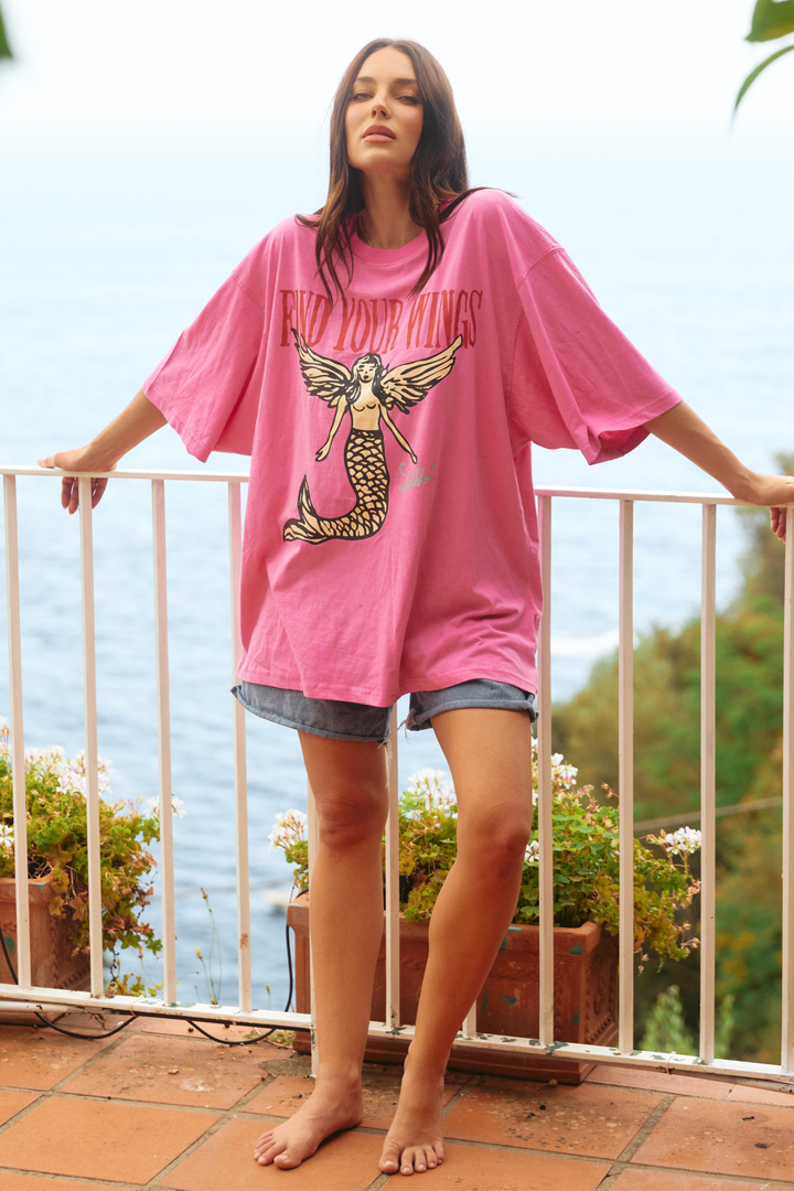 THE VERY OVERSIZED FIND YOUR WINGS TEE - PINK