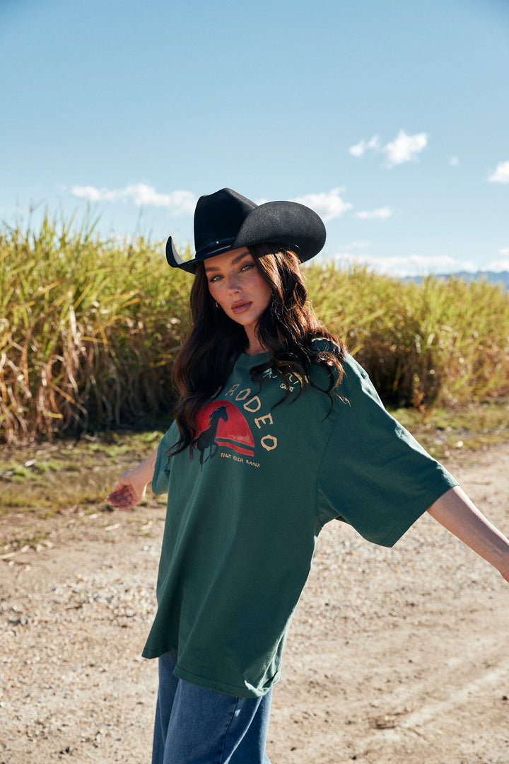 THE VERY OVERSIZED I LOVE COUNTRY MUSIC TEE - GREEN