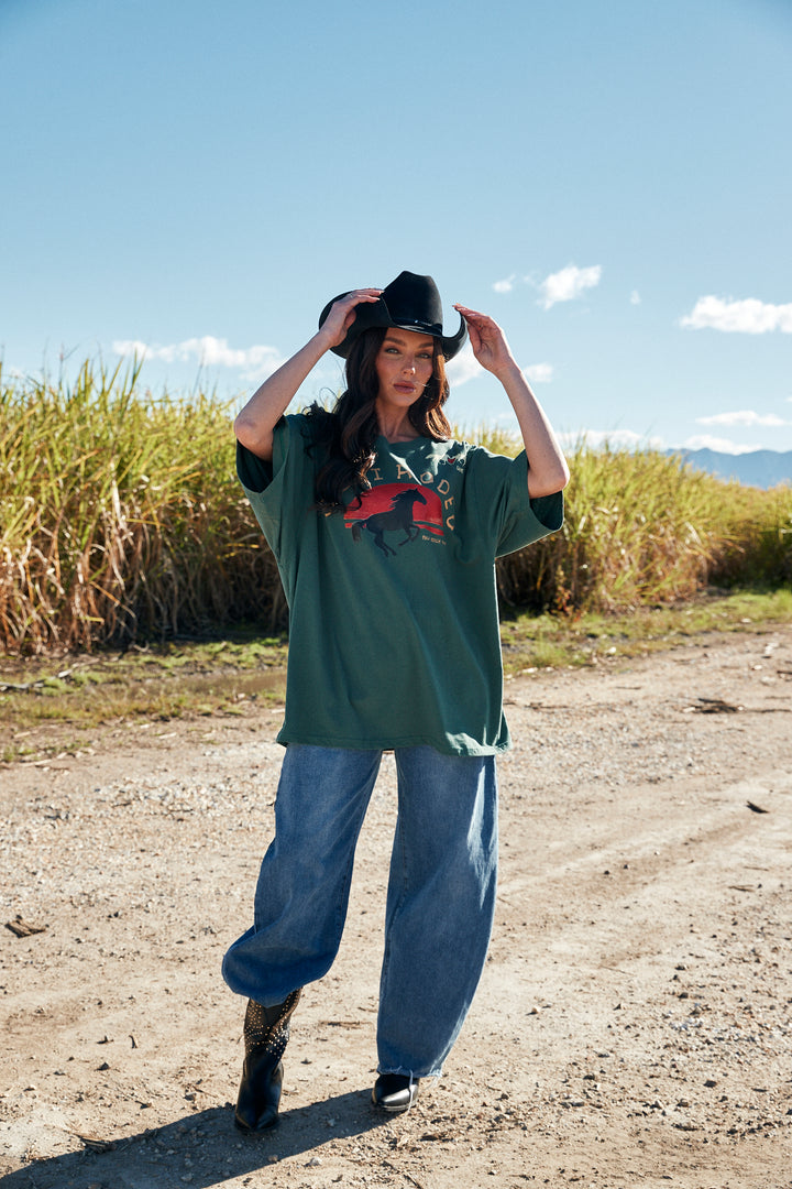 THE VERY OVERSIZED I LOVE COUNTRY MUSIC TEE - GREEN