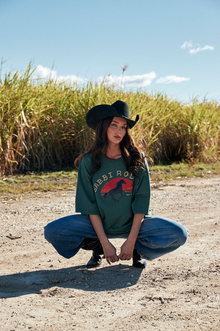 THE VERY OVERSIZED I LOVE COUNTRY MUSIC TEE - GREEN