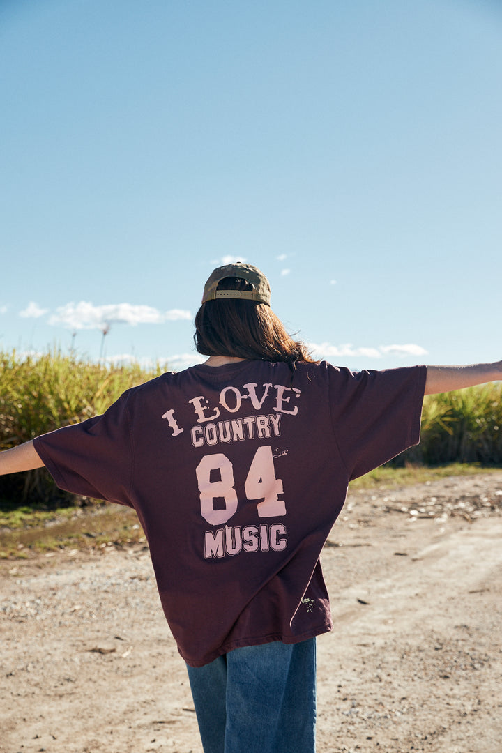 THE VERY OVERSIZED I LOVE COUNTRY MUSIC TEE - COFFEE