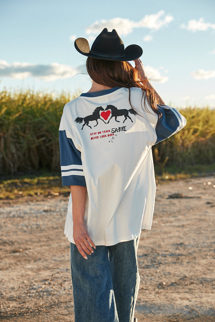 THE VERY OVERSIZED COUNTRY MUSIC V NECK TEE  - MARSHMALLOW & BLUE