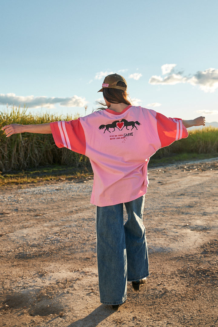 THE VERY OVERSIZED COUNTRY MUSIC V NECK TEE - PINK