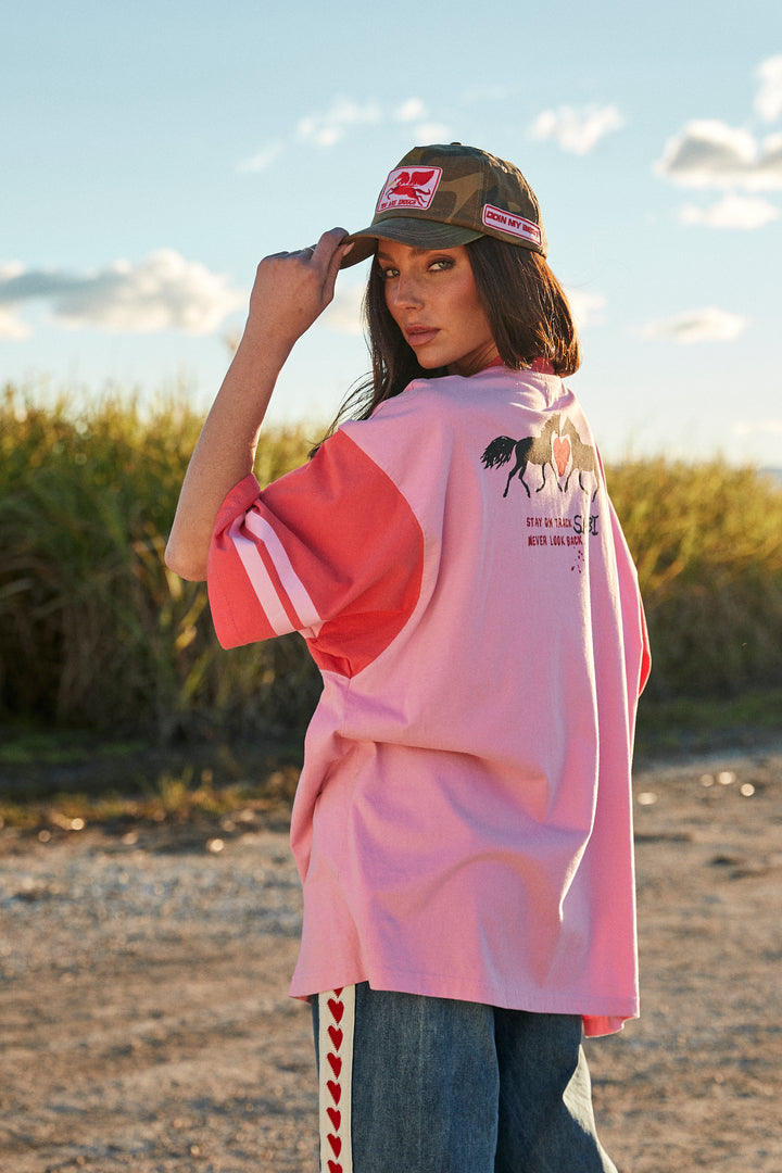 THE VERY OVERSIZED COUNTRY MUSIC V NECK TEE - PINK