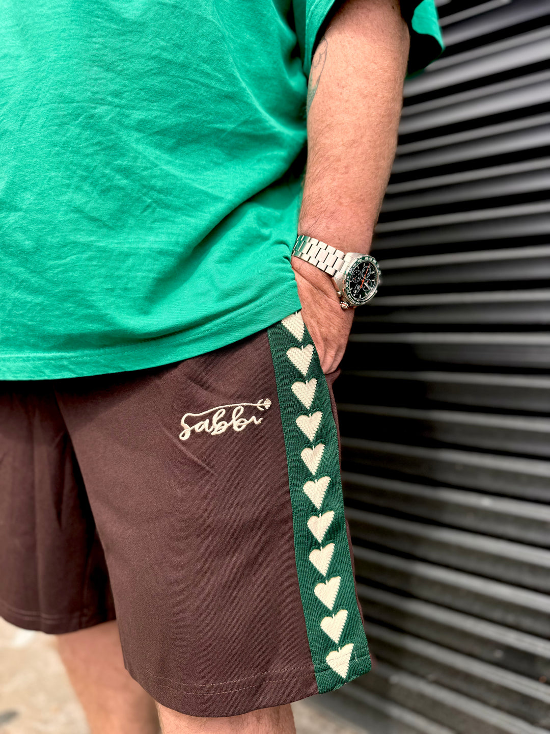 THE RAVING HEARTS SHORTS - BROWN