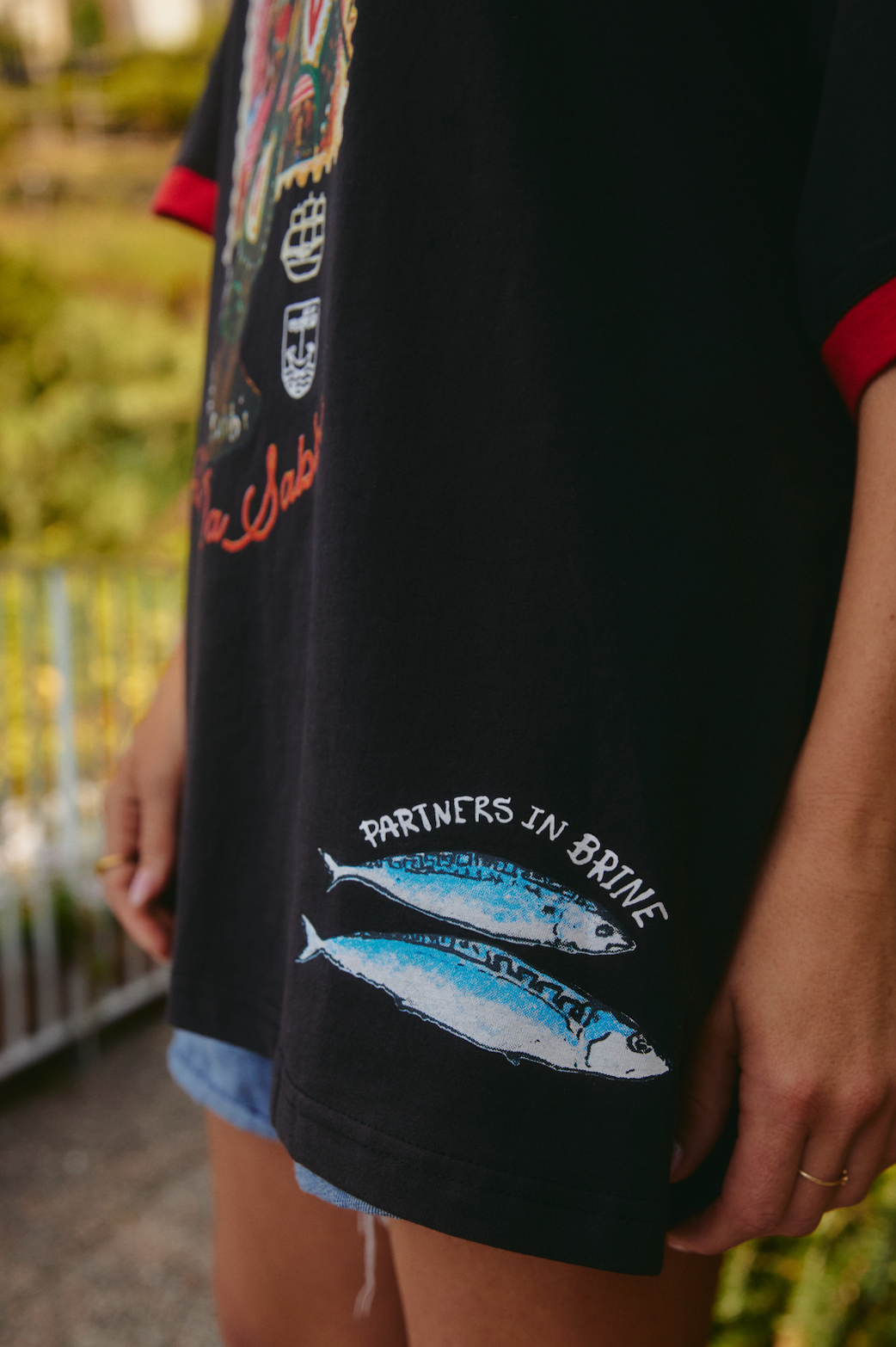 THE VERY OVERSIZED LOVE NOTES TEE -  PORTUGAL - BLACK