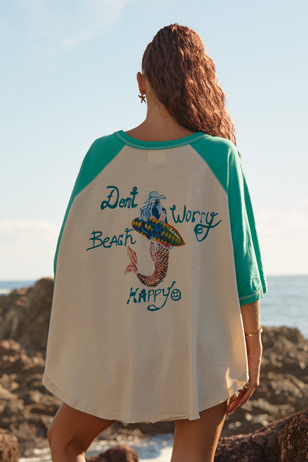THE SEAS THE DAY RAGLAN TEE - GREEN