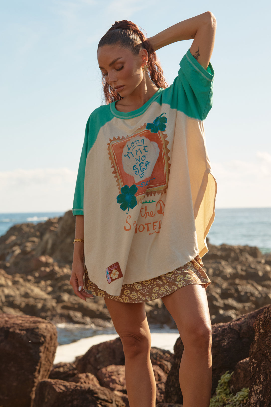 THE SEAS THE DAY RAGLAN TEE - GREEN