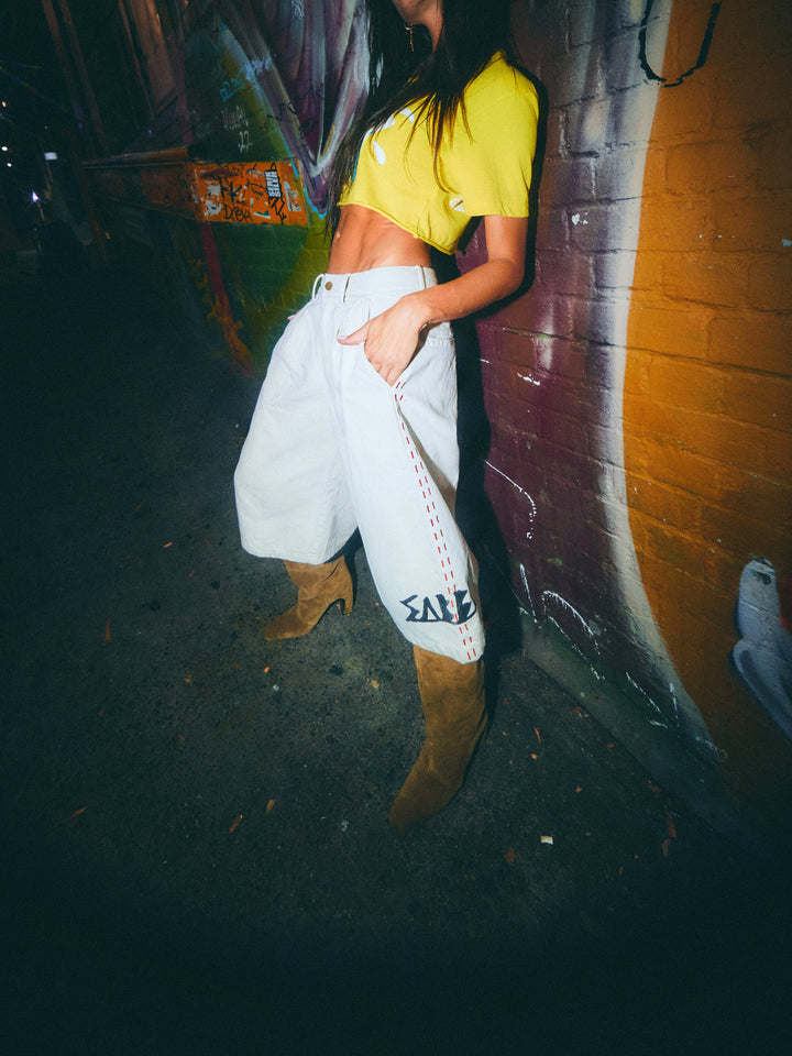 THE ART OF BUTTON UP JORT