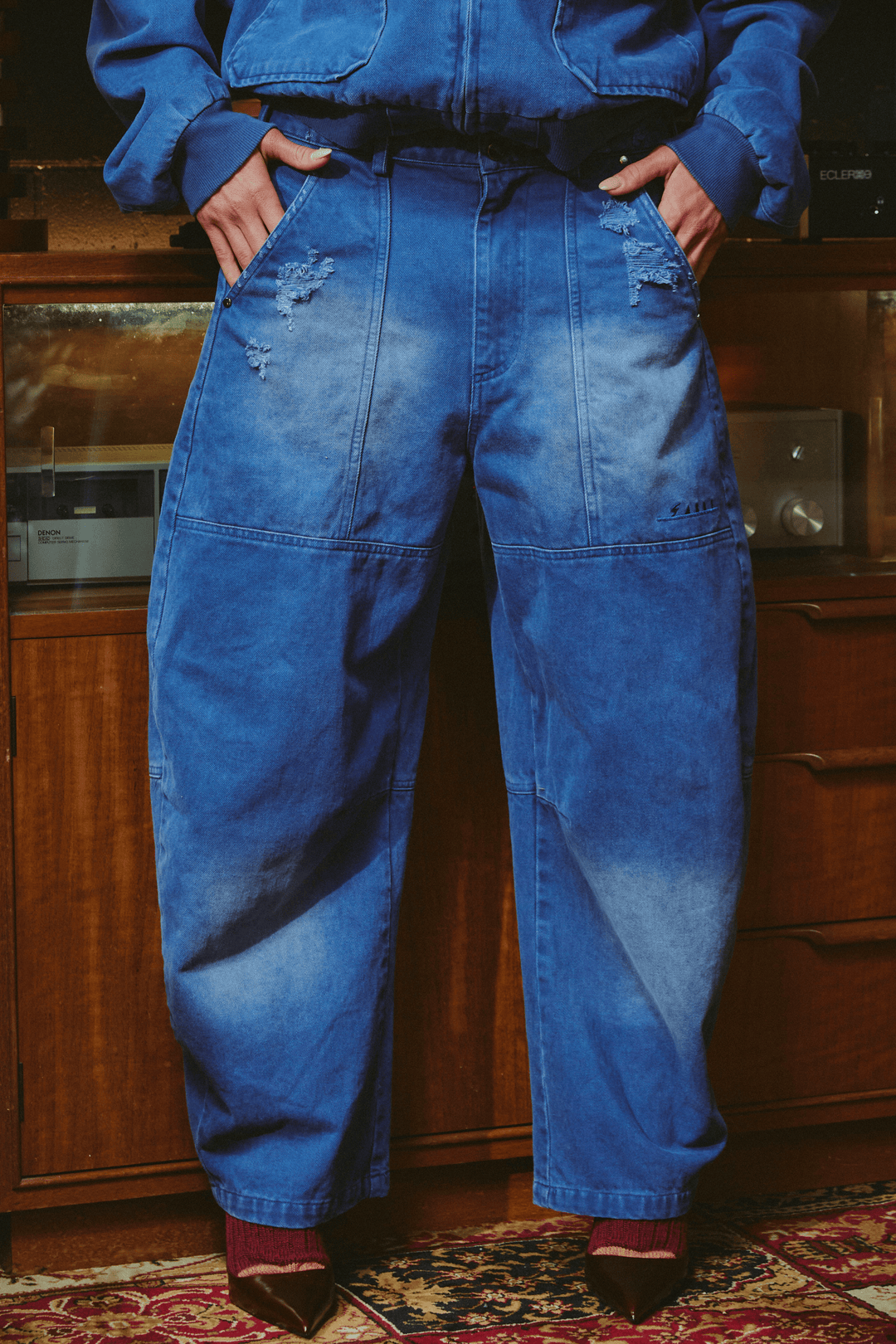 THE BARREL LEG TROUSER