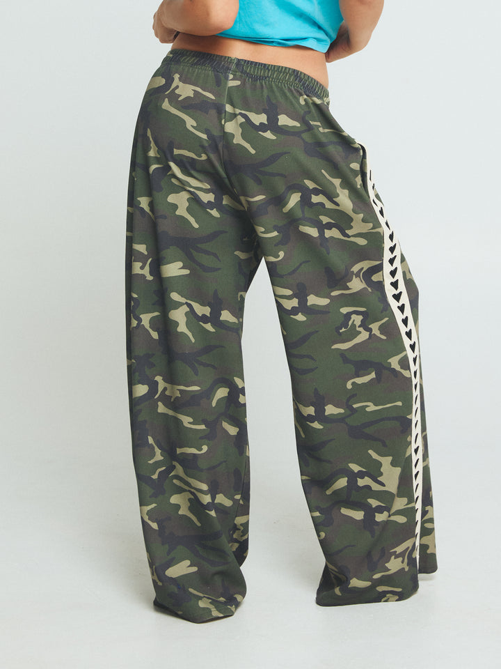 THE RAVING HEARTS PANTS - CAMO