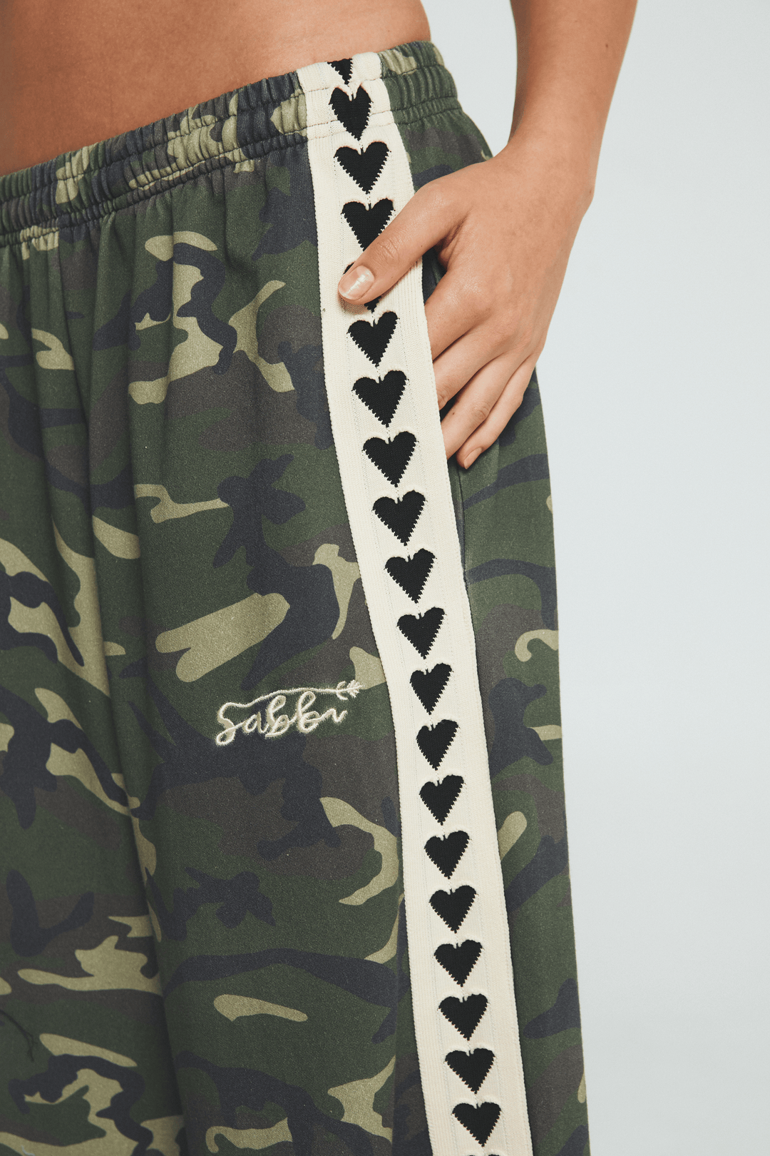 THE RAVING HEARTS PANTS - CAMO
