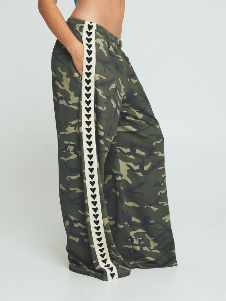 THE RAVING HEARTS PANTS - CAMO