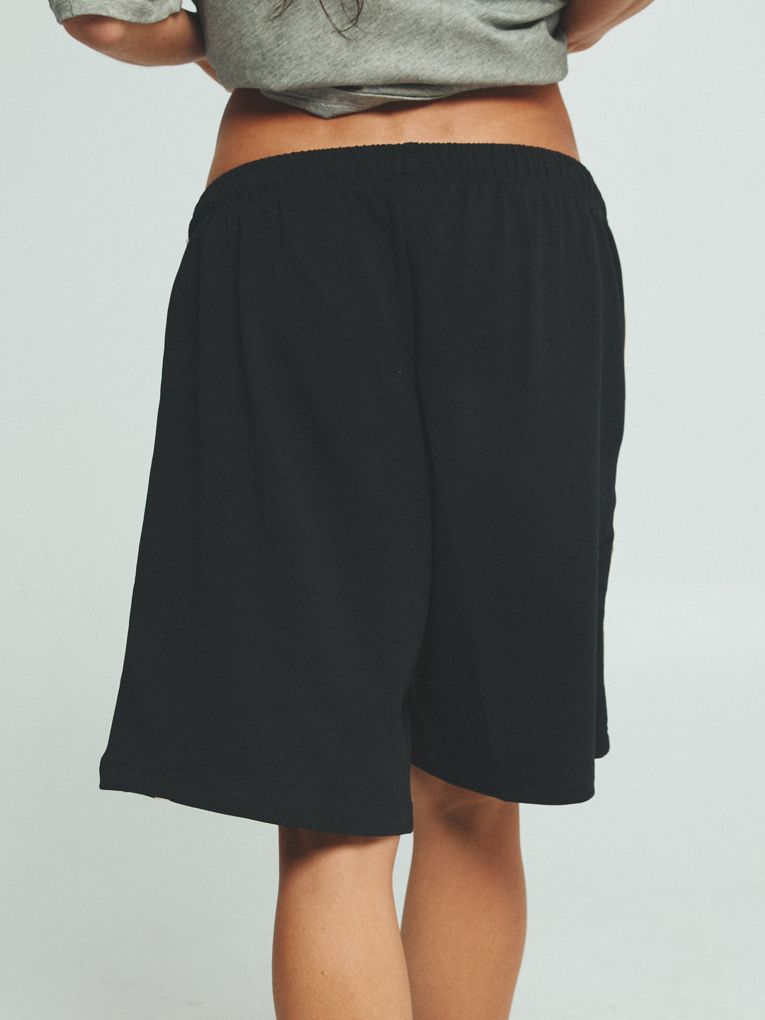 THE RAVING HEARTS SHORTS - BLACK