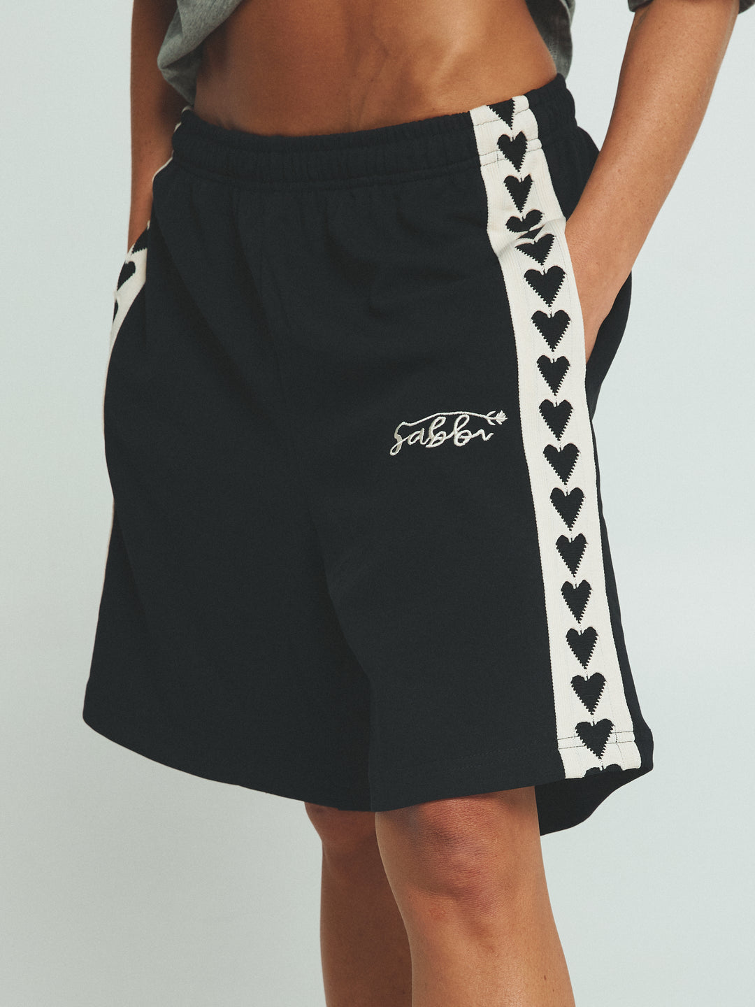 THE RAVING HEARTS SHORTS - BLACK