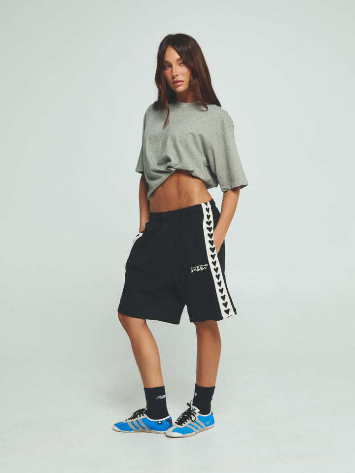 THE RAVING HEARTS SHORTS - BLACK