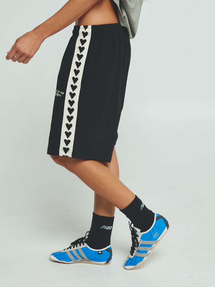 THE RAVING HEARTS SHORTS - BLACK