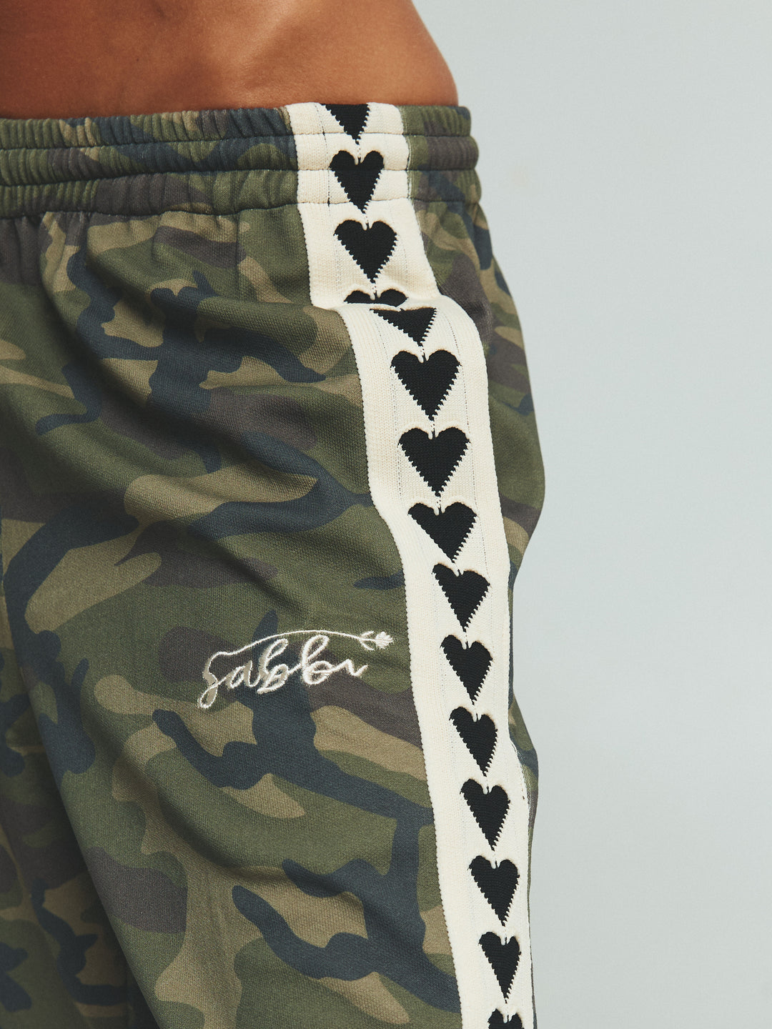 THE RAVING HEARTS SHORTS - CAMO