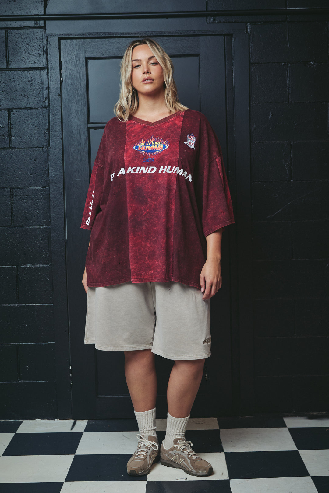 THE VERY OVERSIZED BE A KIND HUMAN TEE