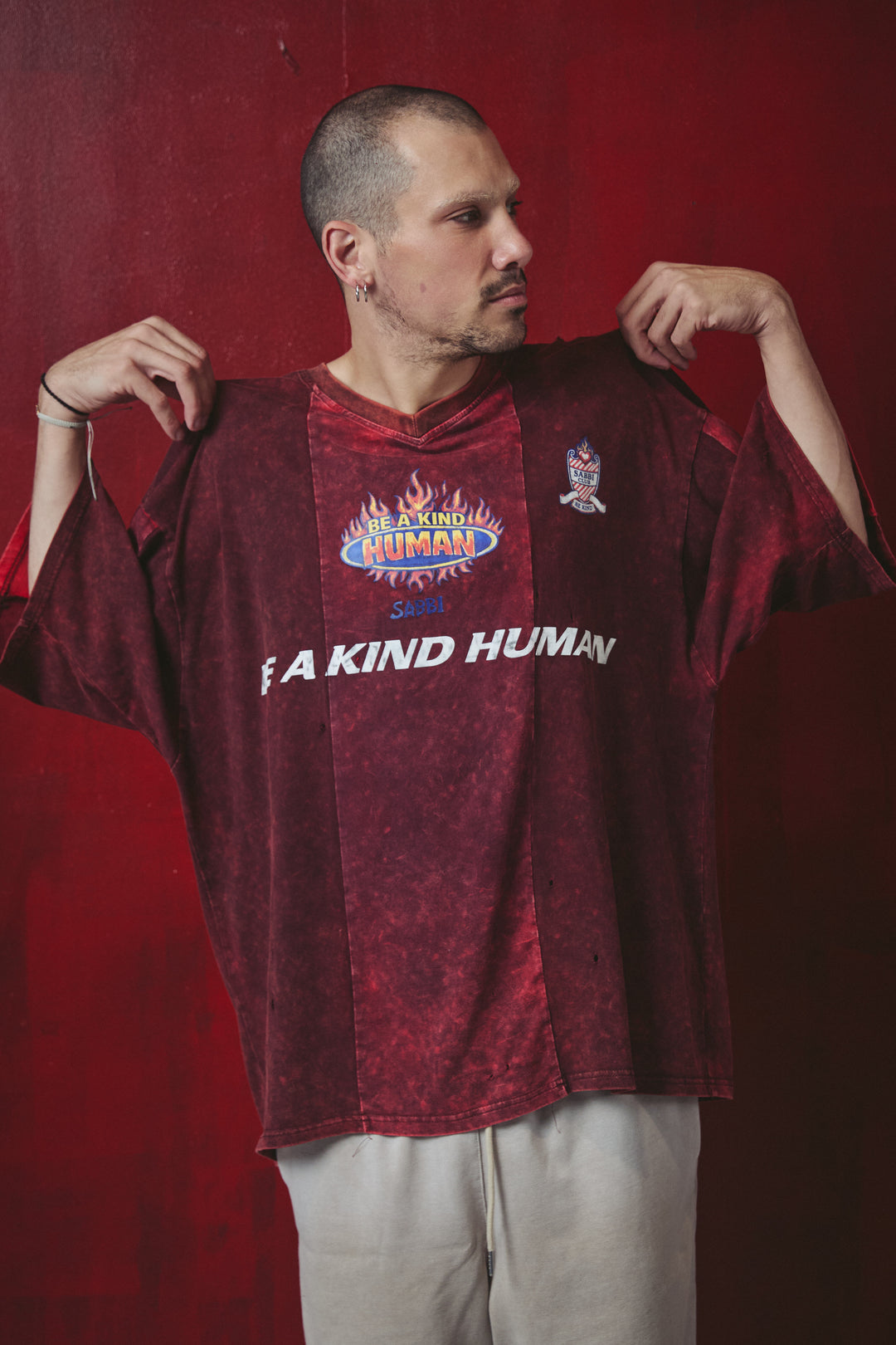 THE VERY OVERSIZED BE A KIND HUMAN TEE