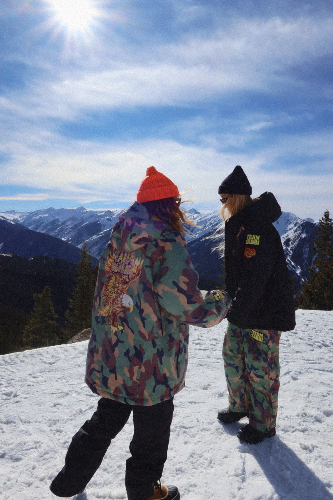 THE BEAR HUGS SNOW JACKET - BLACK