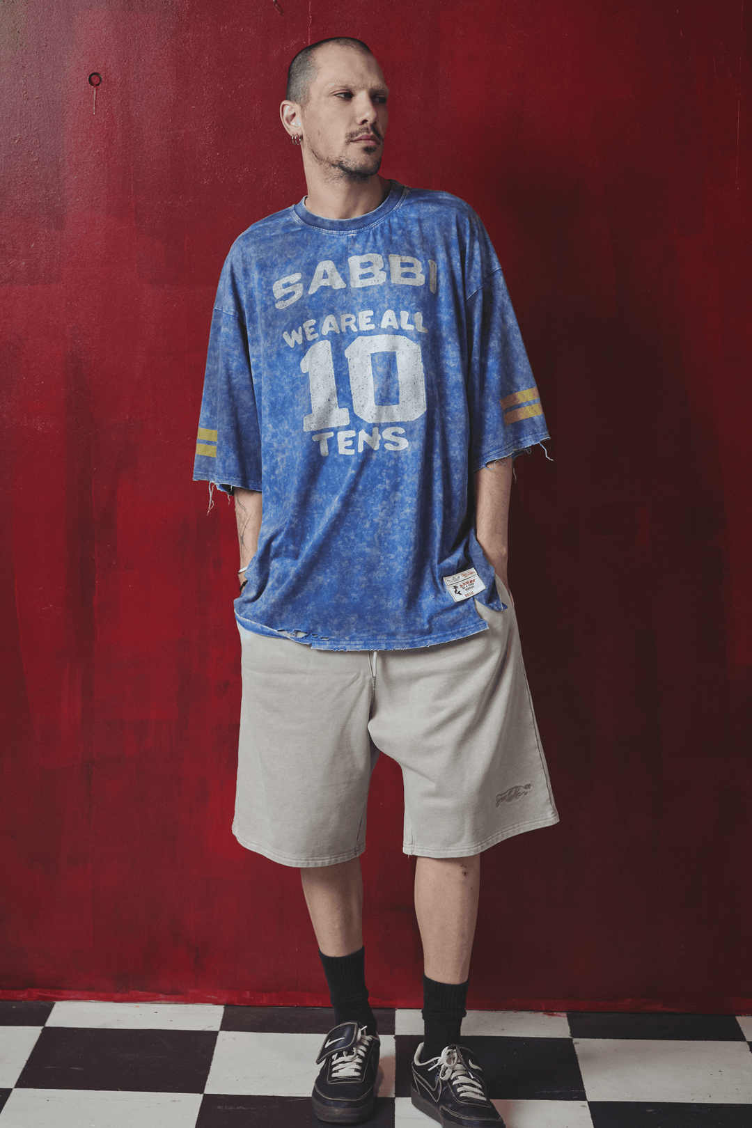 THE VERY OVERSIZED DISTRESSED TEN TEE - BLUE