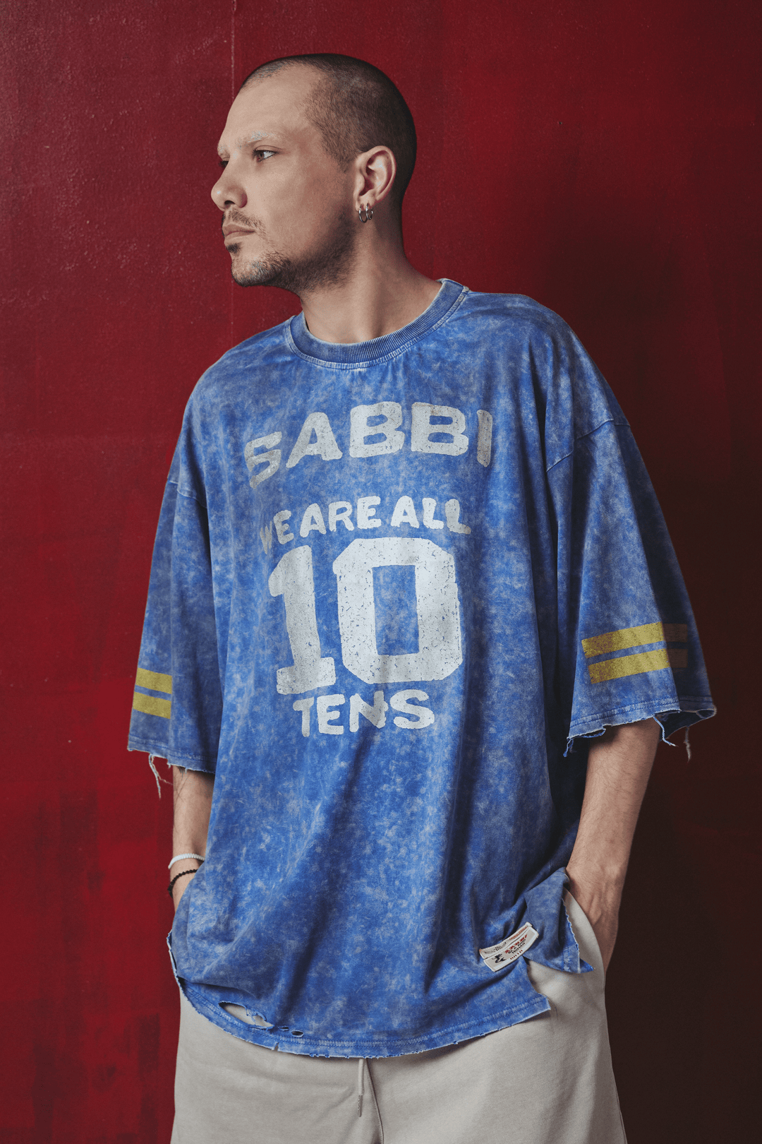 THE VERY OVERSIZED DISTRESSED TEN TEE - BLUE