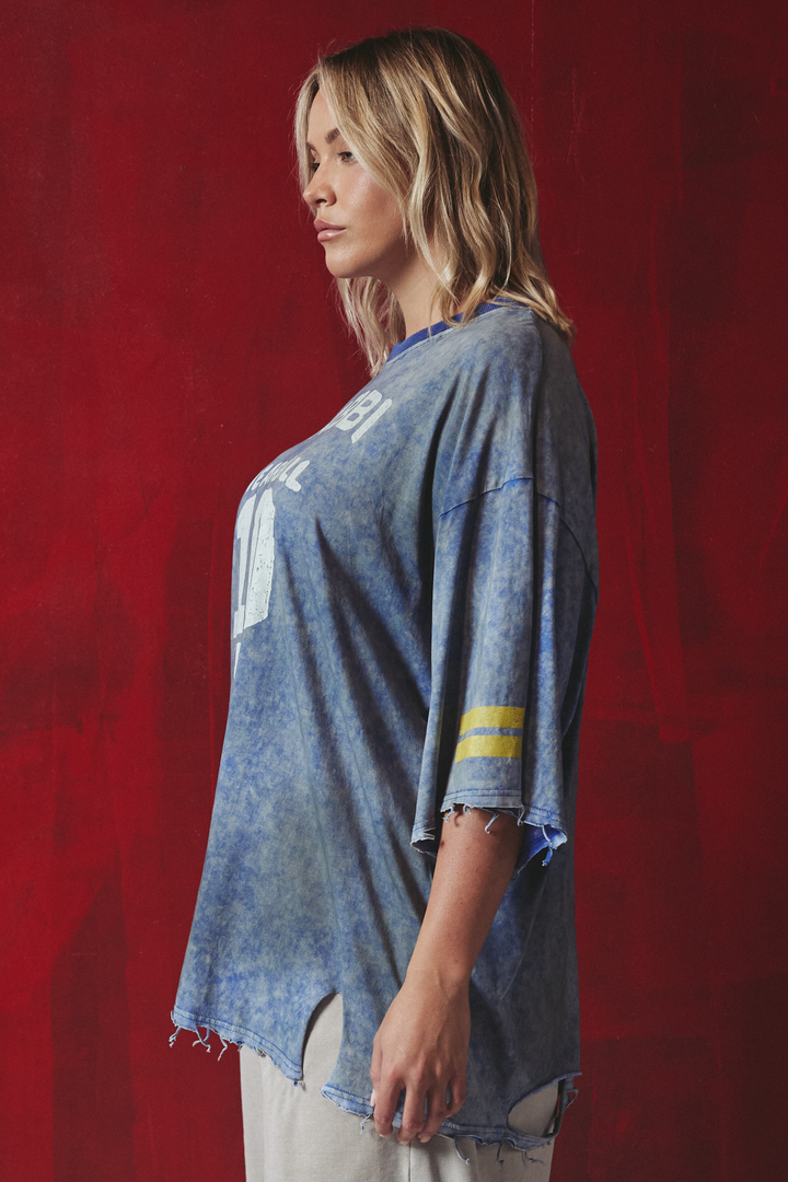 THE VERY OVERSIZED DISTRESSED TEN TEE - BLUE