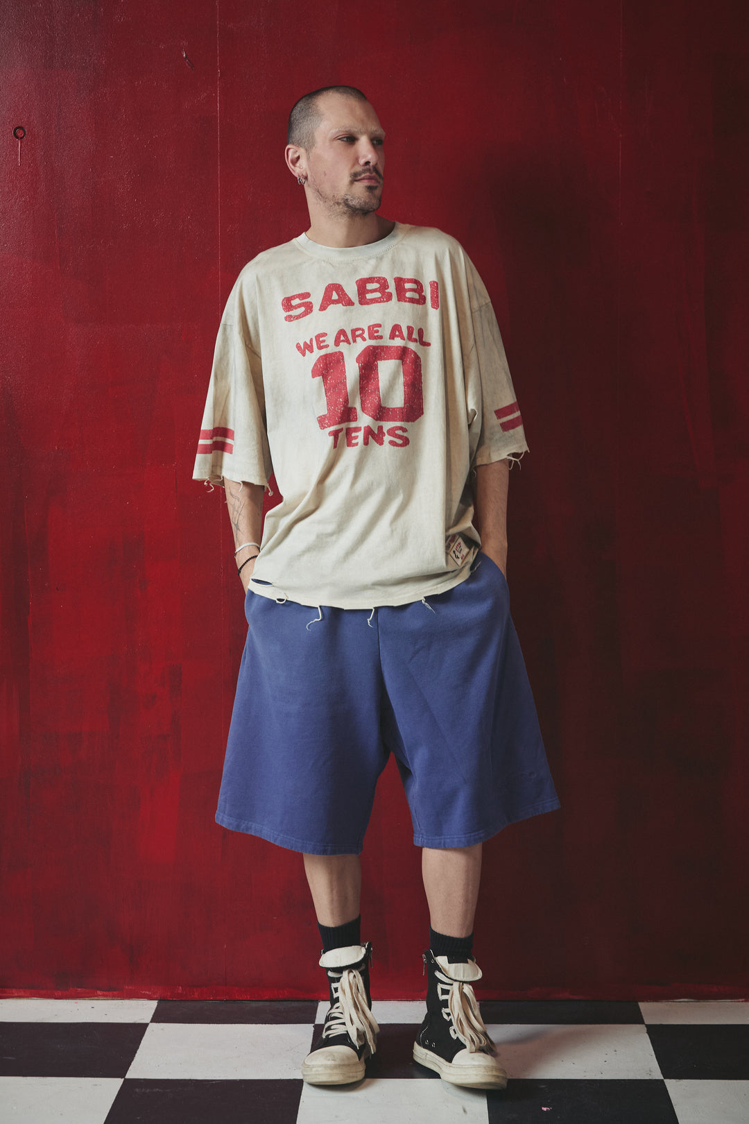 THE VERY OVERSIZED DISTRESSED TEN TEE - OFF WHITE