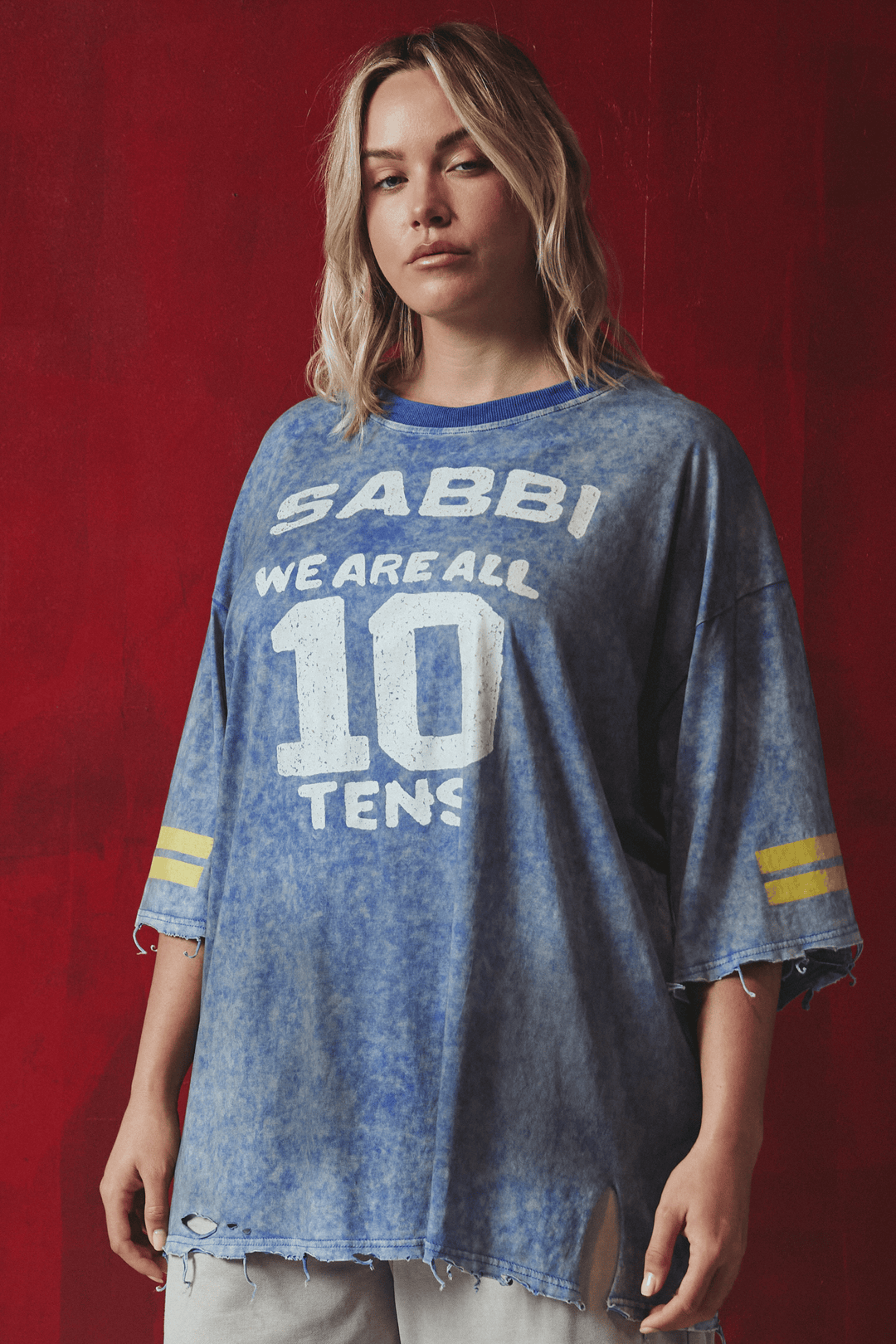 THE VERY OVERSIZED DISTRESSED TEN TEE - BLUE