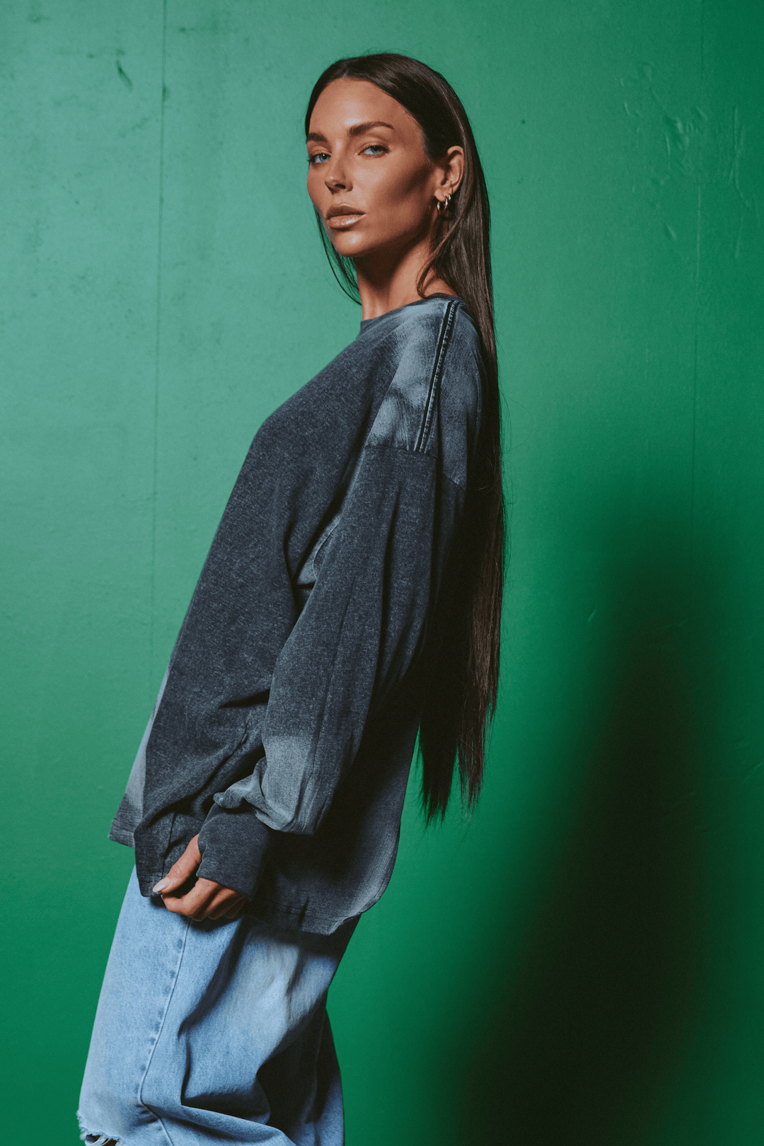 THE BABY GOT BACK LONG SLEEVE TEE - CHARCOAL