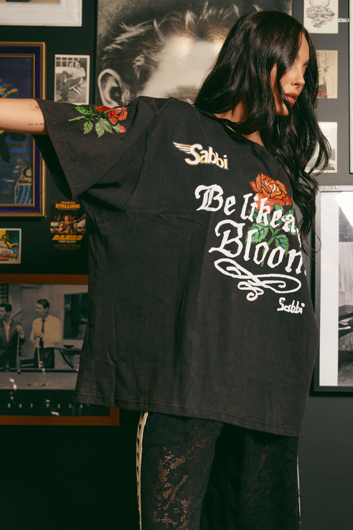 THE VERY OVERSIZED ROSE TEE - BLACK