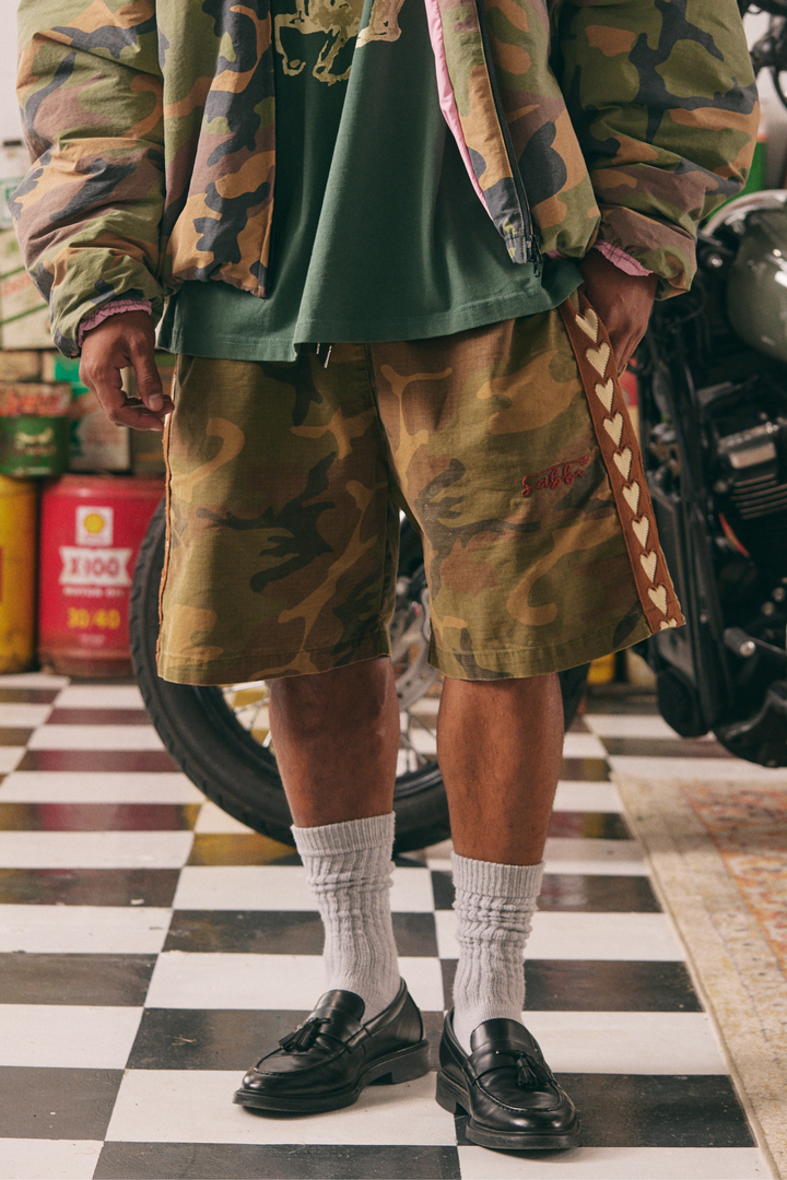 THE CANVAS RAVING HEARTS SHORTS - CAMO