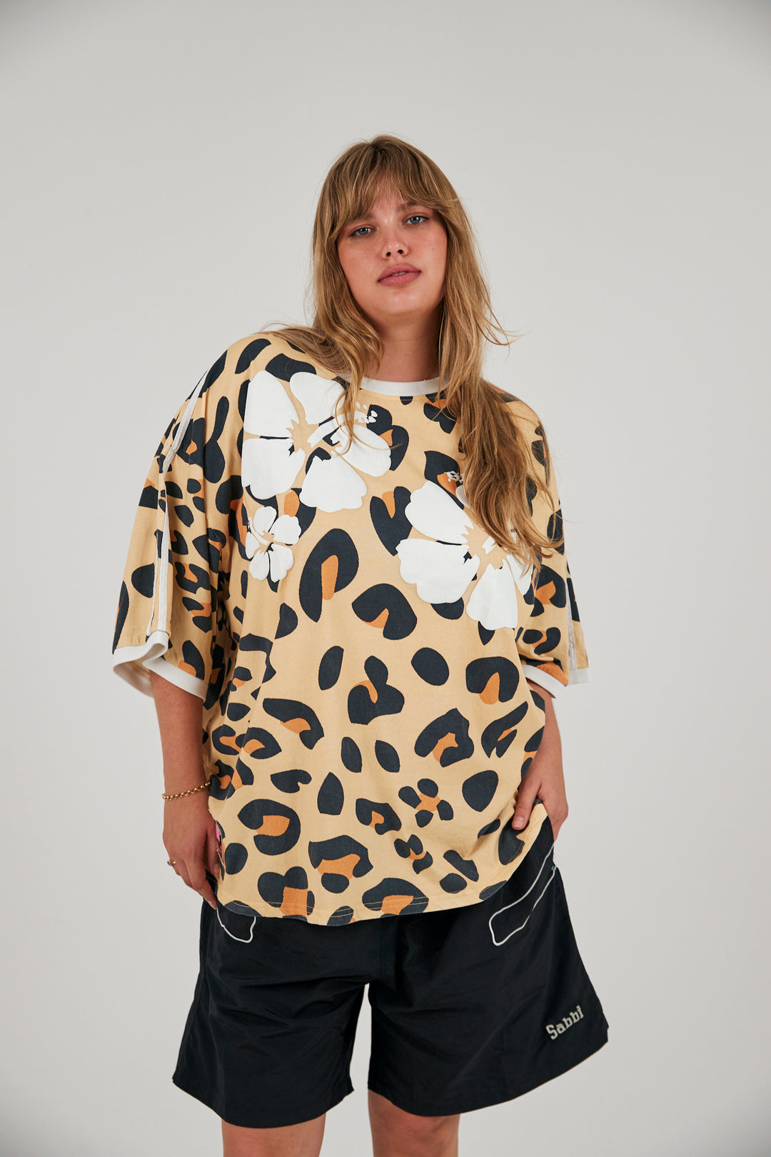 THE HIBISCUS TEE - LEOPARD