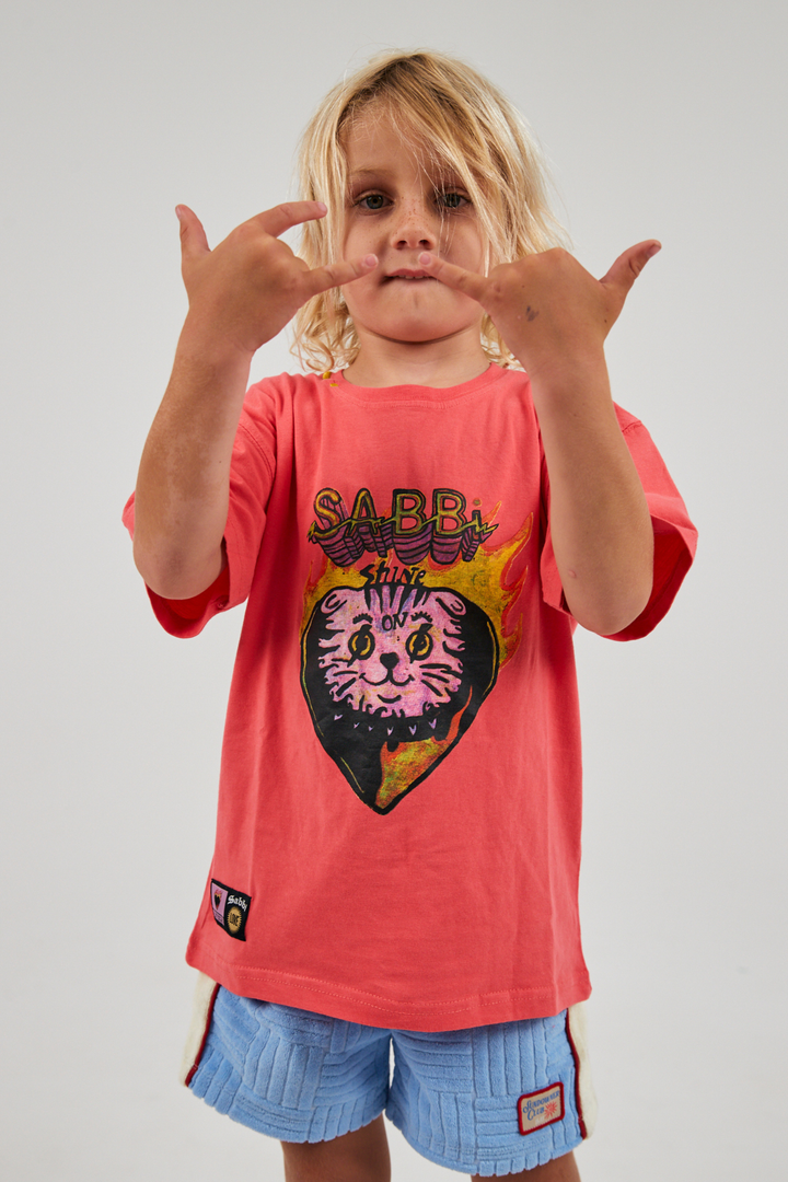 THE KIDS SHINING ANYWAY TEE - CORAL