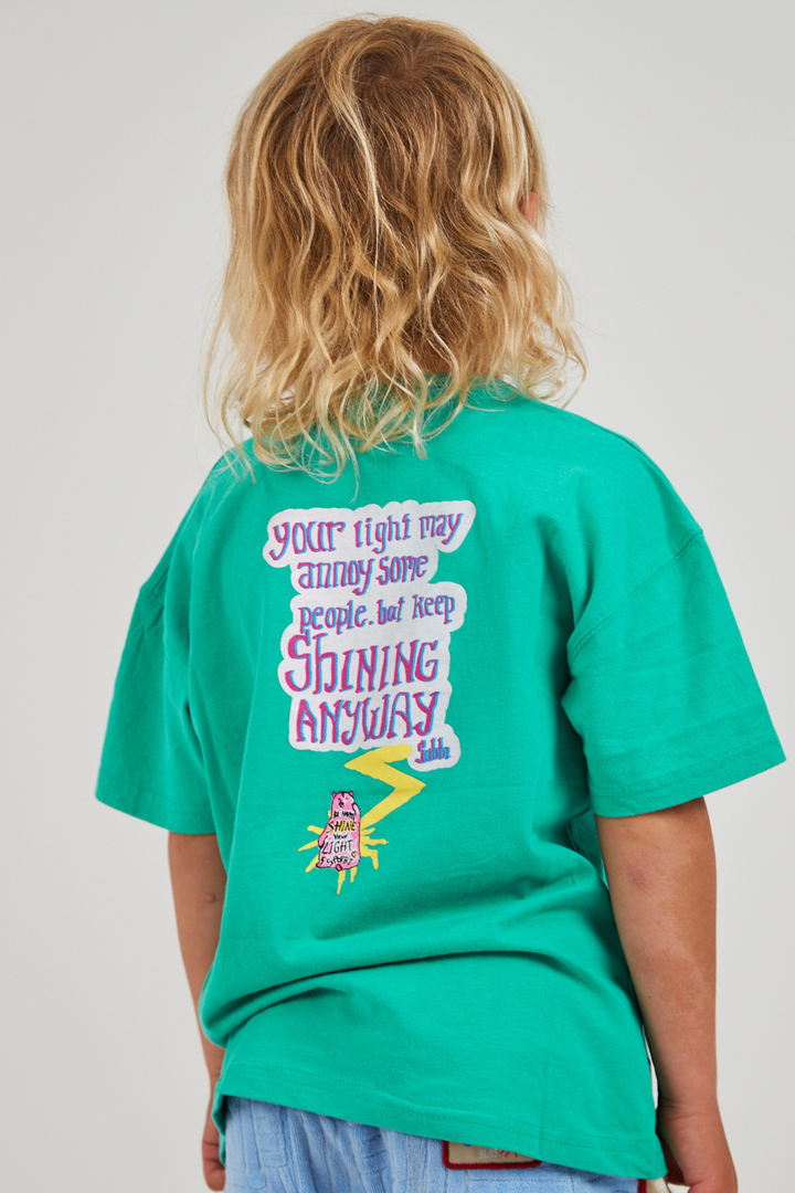 THE KIDS SHINING ANYWAY TEE - GREEN