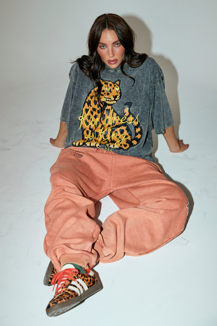 THE BE KIND JOGGER - MOCHA