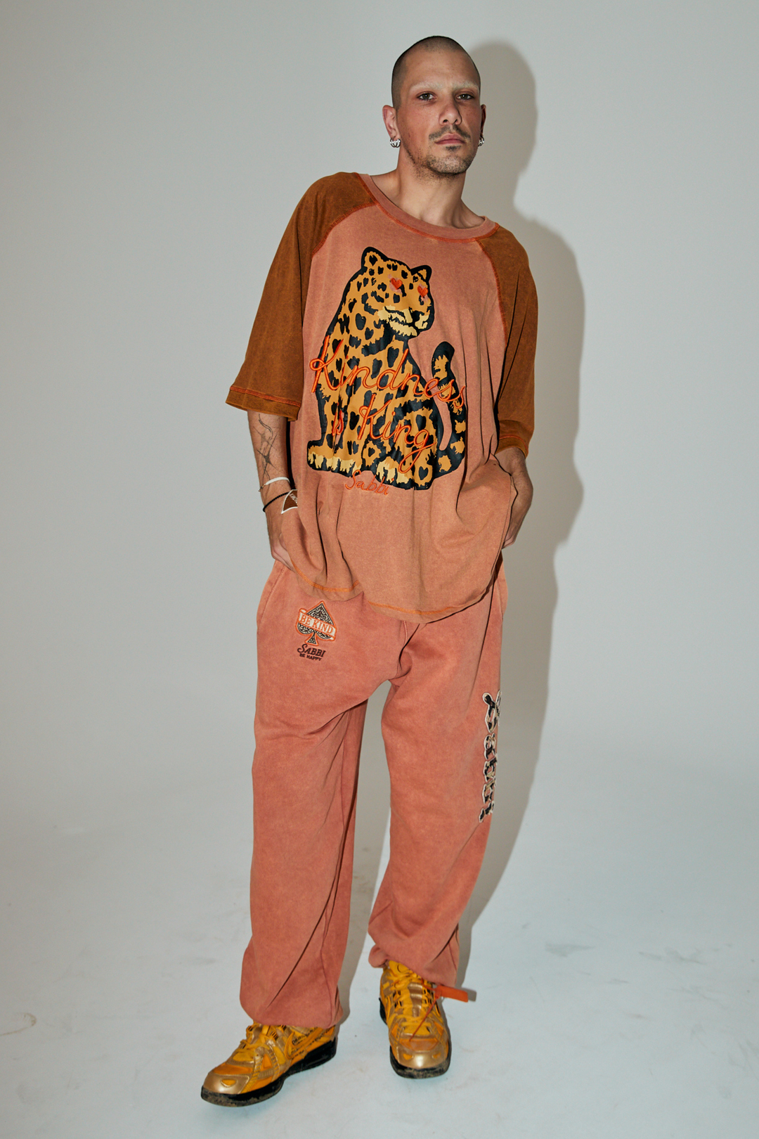 THE BE KIND JOGGER - MOCHA