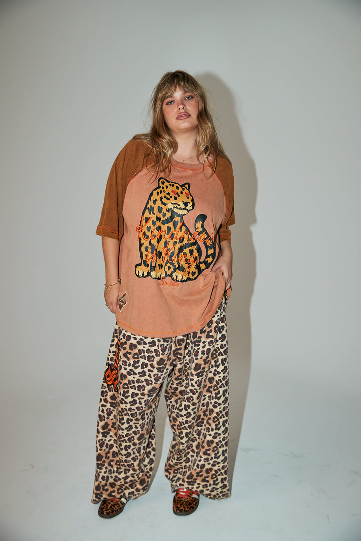 THE RAGLAN CHOOSE KINDNESS OVERSIZED TEE - MOCHA