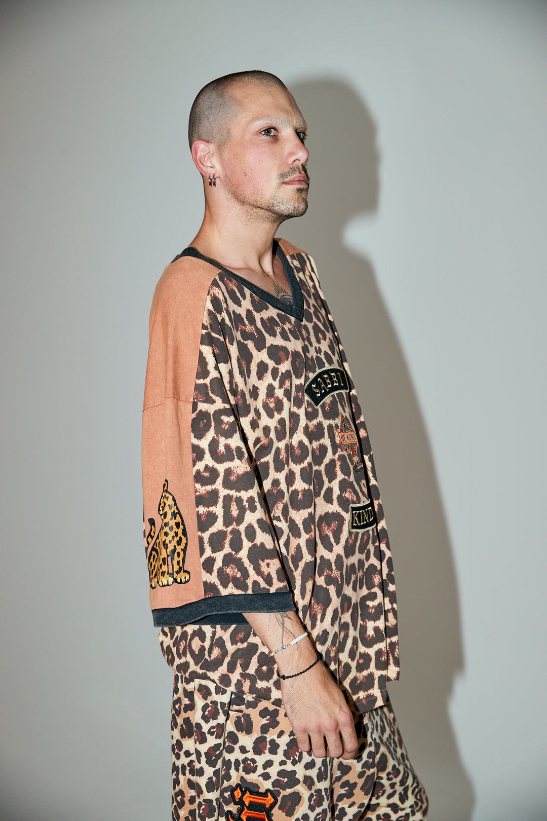THE SABBI KINDNESS OVERSIZED TEE