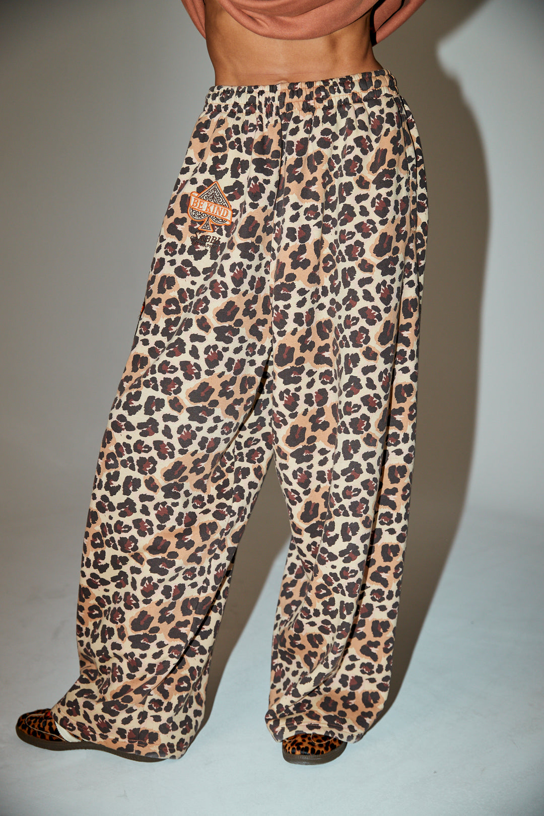 KING KINDNESS WIDE LEG SWEAT PANTS