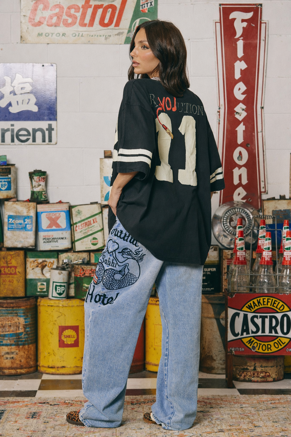 THE VERY OVERSIZED LOVE REVOLUTION TEE - BLACK