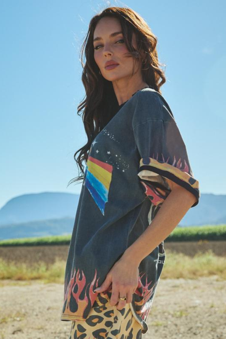 THE VERY OVERSIZED FLAMING PRISM TEE - BLACK