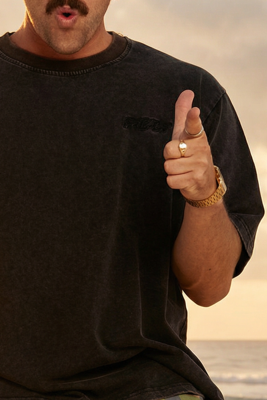 THE REGULAR FIT TEE - WASHED BLACK