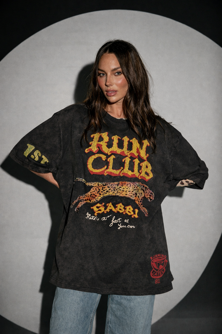 THE VERY OVERSIZED RUN CLUB TEE - BLACK
