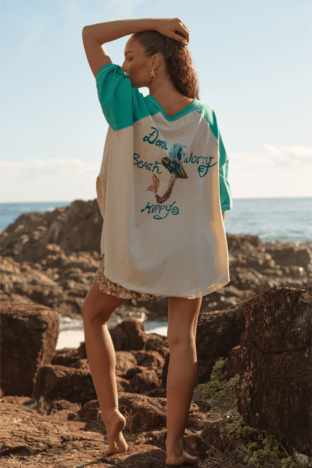 THE SEAS THE DAY RAGLAN TEE - GREEN
